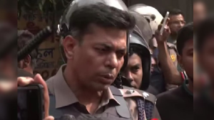 ঢাকা-আইডিয়াল কলেজের শিক্ষার্থীদের সংঘর্ষ, যা বললেন ডিসি