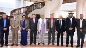 নির্বাচন ও গণভোটের প্রস্তুতি সম্পর্কে প্রধান উপদেষ্টাকে অবহিত করলেন সিইসি