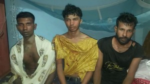 ঝিনাইদহে পুলিশ পরিচয়ে ডাকাতি, গ্রামবাসীর হাতে আটক ৩