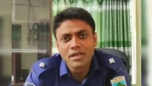 গাজীপুরে বাসচাপায় পুলিশের ওসি নিহত, আহত স্ত্রী