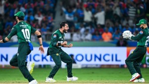ভারতের কাছে ১৪৬ রানে অলআউট পাকিস্তান