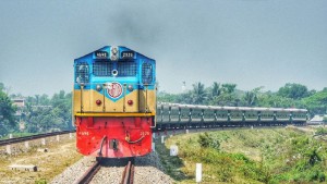 চলন্ত ট্রেনে সন্তান প্রসব, মা-শিশু সুস্থ