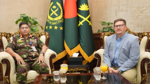সেনাপ্রধানের সঙ্গে ডিএসসিইউয়ের প্রতিনিধিদলের সাক্ষাৎ