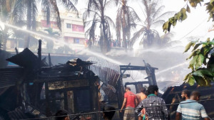 ঝালকাঠিতে আগুনে দগ্ধ ১০টি বসতবাড়ি