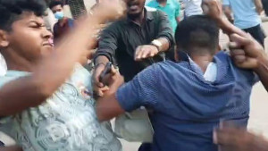 'তেল শেষ' বলতেই ফিলিং স্টেশনে হামলা-ভাঙচুর