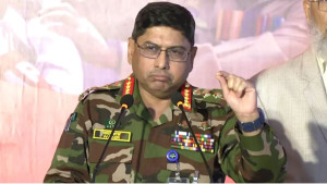 যুক্তরাষ্ট্র সফর শেষে দেশে ফিরলেন সেনাপ্রধান