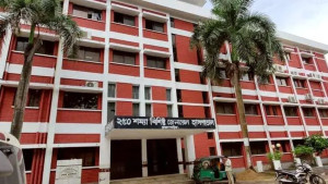 নববর্ষের অনুষ্ঠান শেষে ফেরার পথে কিশোরকে ছুরিকাঘাত