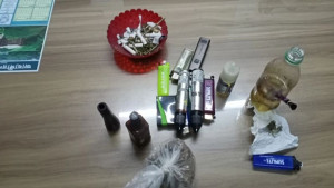 জাবির হল থেকে মদ-গাজাসহ নারী শিক্ষার্থী আটক