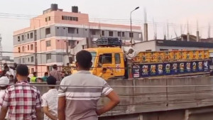 গাজীপুরে বাস-ট্রাক সংঘর্ষ, নিহত বেড়ে ৩