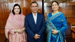 সপরিবারে ঈদের সিনেমা দেখতে গেলেন প্রধানমন্ত্রী
