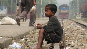 উৎসবের শহরে অবহেলিত পথশিশু