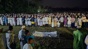 ফেনীতে নিহত শ্রমিকদের দাফনে আর্থিক সহায়তা মন্ত্রীর