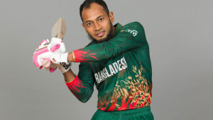 মধ্যপ্রাচ্যের অস্থিরতায় সৌদিতে আটকা মুশফিক