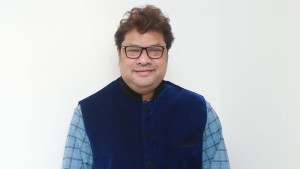 টাকা দিলে গান গাইব, আমি নৌকার দালাল না: রবি চৌধুরী