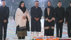শহীদ মিনারে শ্রদ্ধা জানালেন তারেক রহমান, জুবাইদা রহমান ও জাইমা রহমান