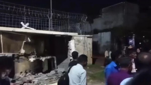 নিয়ন্ত্রণ হারিয়ে কুর্মিটোলা হাসপাতালে ঢুকে গেল বাস, নিহত ১