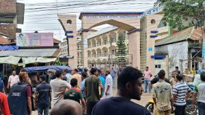 নকল করতে না পারায় কেন্দ্রে হামলা চালায় এইচএসসি পরীক্ষার্থীরা