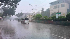 ঢাকাসহ বিভিন্ন এলাকায় বৃষ্টি হতে পারে আজ, নদীবন্দরগুলোকে সতর্ক থাকার নির্দেশ