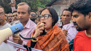 ‘অপরাধ বন্ধ করতে না পারা রাষ্ট্র কেন সিনেমা বন্ধে মদদ দেয়?’