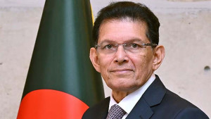 জাতিসংঘ সাধারণ পরিষদের সভাপতি নির্বাচিত হয়ে দেশে ফিরলেন ড. খলিলুর রহমান