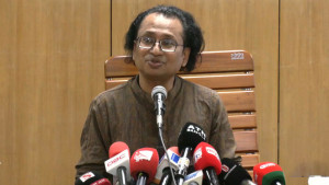 জাতীয় স্বার্থ অক্ষুণ্ন রেখেই সব দেশের সঙ্গে কাজ করবে বাংলাদেশ: তথ্য উপদেষ্টা