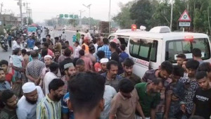 টুঙ্গিপাড়ায় মোটরসাইকেল দুর্ঘটনায় চালক নিহত, আহত ২
