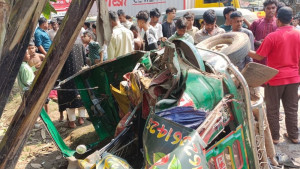 দেবীদ্বারে বাস-সিএনজি সংঘর্ষে নিহত বেড়ে ২