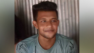 নিজের স্ত্রী কথা শুনে না বলে অন্যের স্ত্রী নিয়ে পলাতক যুবক