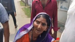 পাথরঘাটায় ভিক্ষুকের কানের নোলক-নাকফুল ছিনতাই