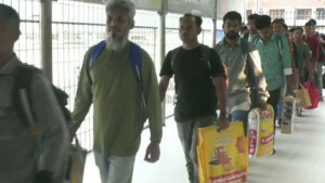 কারাভোগ শেষে দেশে ফিরলেন ৩৩ বাংলাদেশি