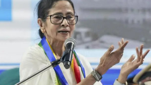 লকডাউন ঘোষণা দিয়ে নির্বাচন করতে চায় বিজেপি: মমতা