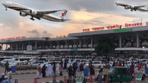 এক মাসে ঢাকায় ৭৯৭ ফ্লাইট বাতিল