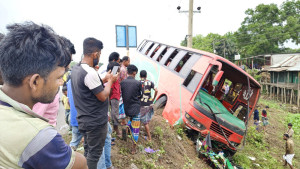 ভালুকায় সড়ক দুর্ঘটনা: নিহত ২, আহত ৩০