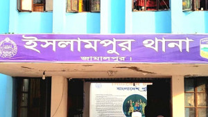 মাদক সেবনে বাঁধা, পুলিশকে সস্ত্রীক মারধর বিএনপি সভাপতির