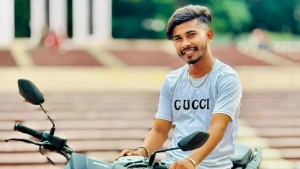 কেন্দ্রীয় শহিদ মিনারে এলোপাতাড়ি গুলিতে নিহত রাকিব