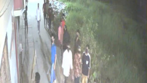 নারায়নগঞ্জে কৃষক দল নেতার বাড়িতে আ. লীগের হামলা