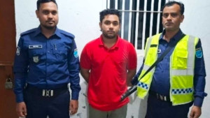 সাভারে গ্রেপ্তার ‘পিস্তল বাদশা’