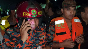 ৩০ ফুট গভীরে বাস, শনাক্ত করেছেন ডুবুরিরা : ফায়ার সার্ভিস