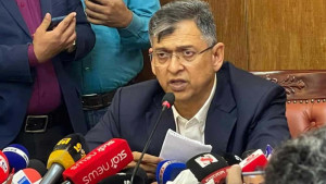 সড়কে হাট নয়, ১২ ঘণ্টায় বর্জ্য পরিষ্কার করার নির্দেশ স্বরাষ্ট্রমন্ত্রীর